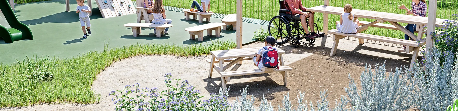Children's picnic table image
